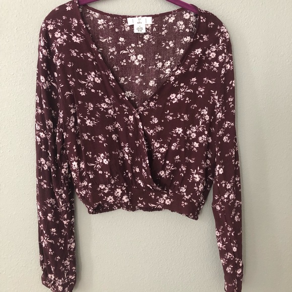 Tops - Floral top from Tillys. Ivy & main brand size m